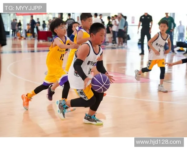 赛后分析:西安篮球队与成都篮球队的默契配合与战术对抗探讨